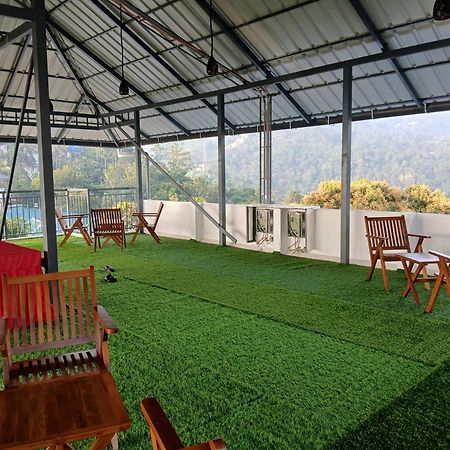 Tea Elanza Apartment Devikolam Luaran gambar