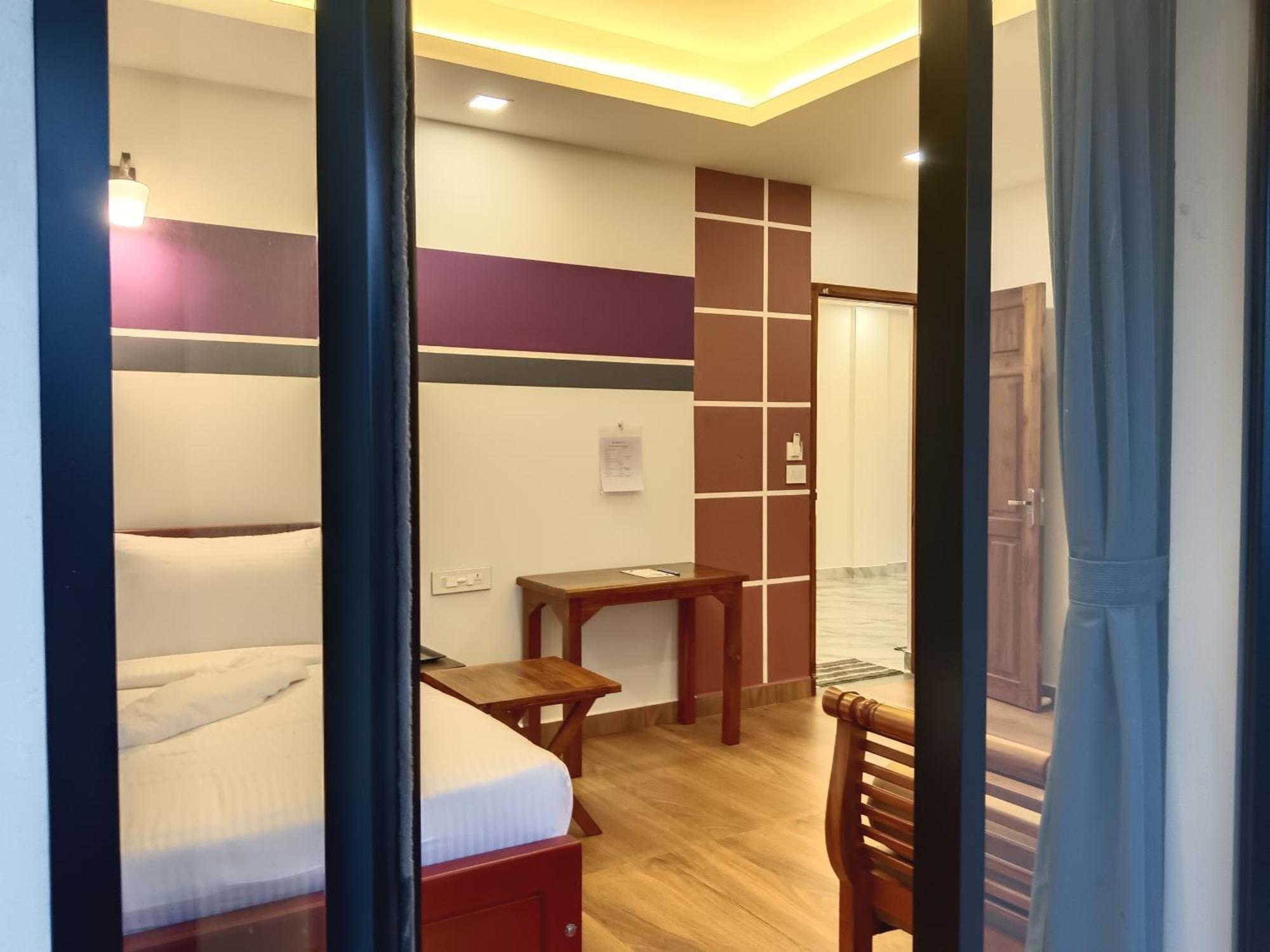 Tea Elanza Apartment Devikolam Luaran gambar