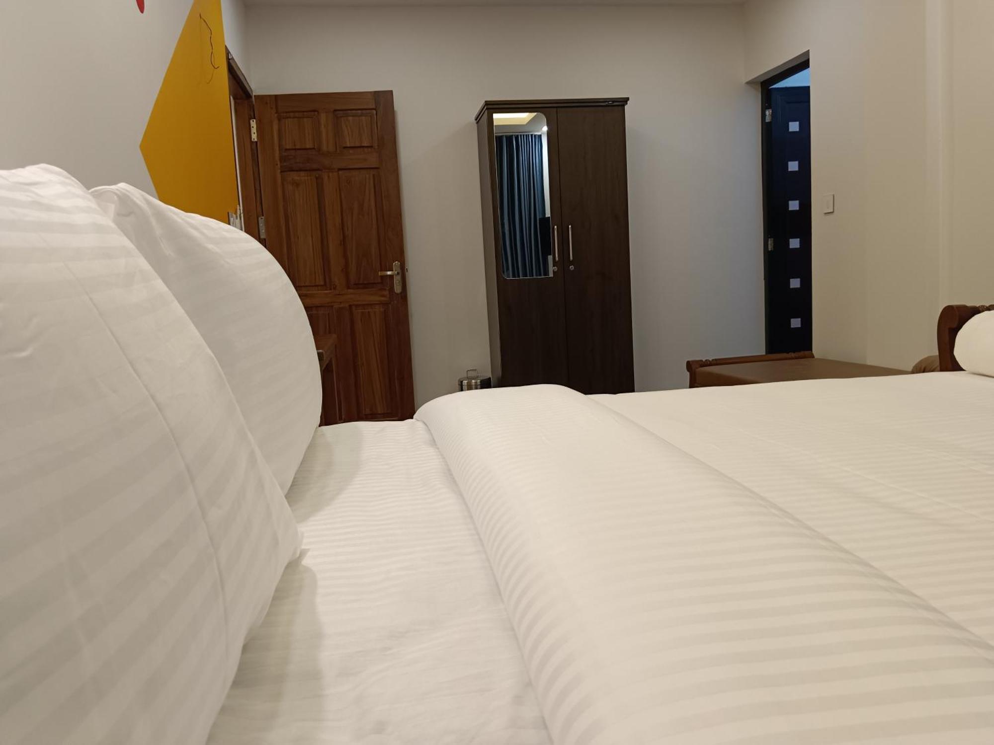 Tea Elanza Apartment Devikolam Luaran gambar
