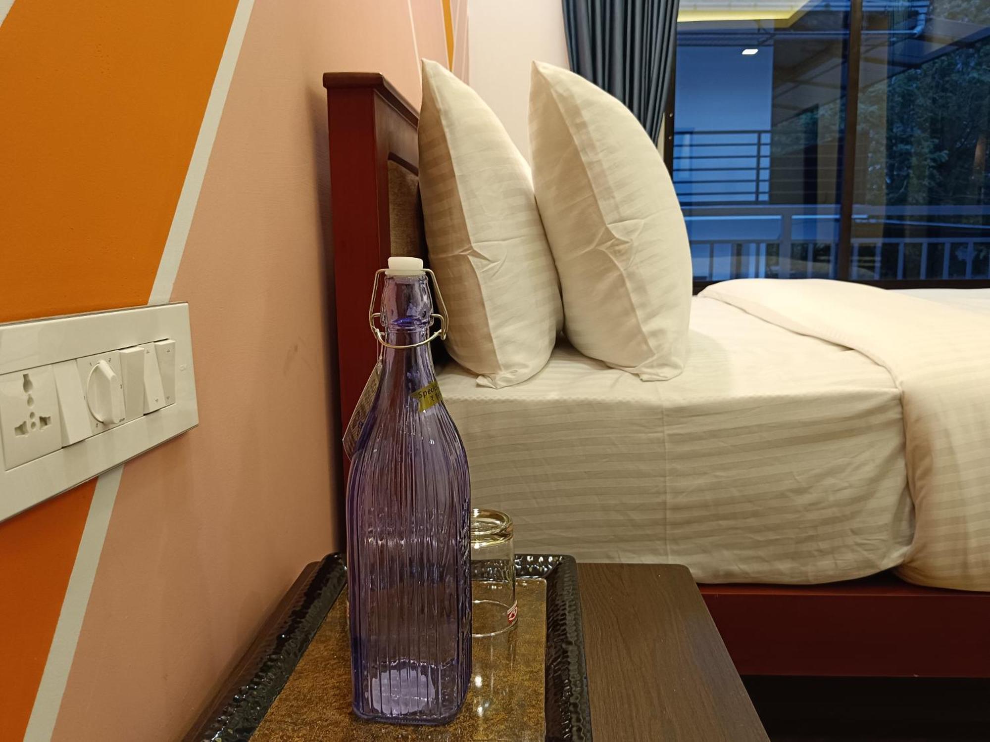 Tea Elanza Apartment Devikolam Luaran gambar