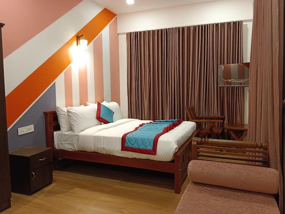 Tea Elanza Apartment Devikolam Luaran gambar
